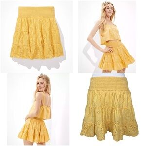 American Eagle Smocked Solid Yellow Tiered Mini Skirt Size Medium